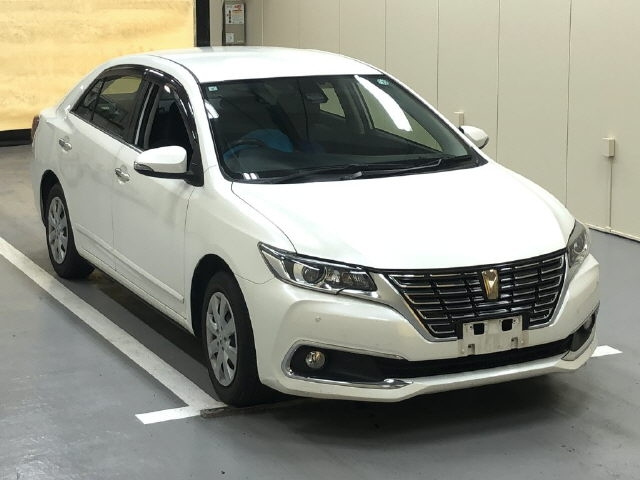 TOYOTA PREMIO 2017