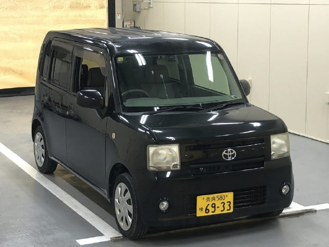 TOYOTA PIXIS SPACE 2012