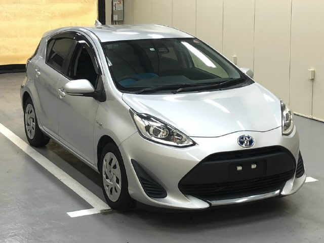 TOYOTA AQUA 2019