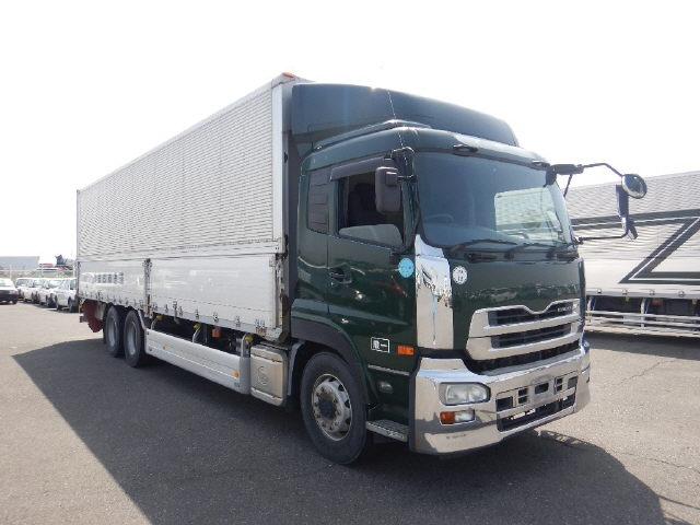 NISSAN QUON