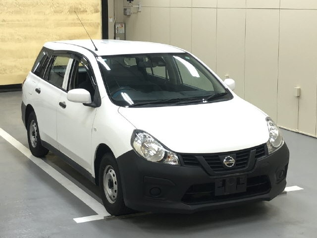 NISSAN AD 2020
