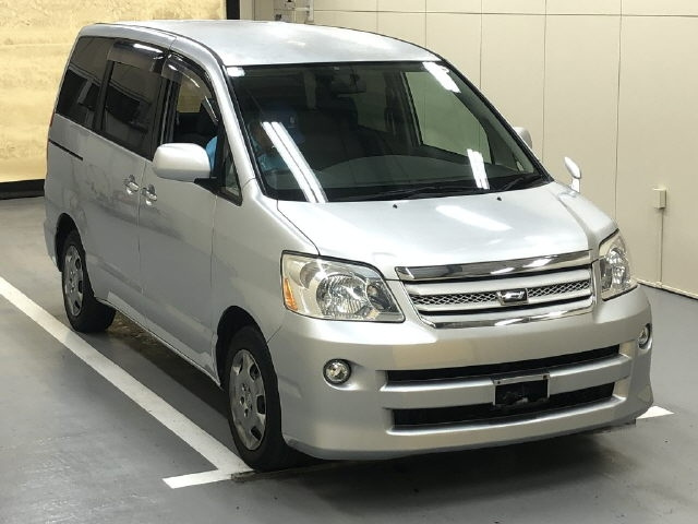 TOYOTA NOAH 2006