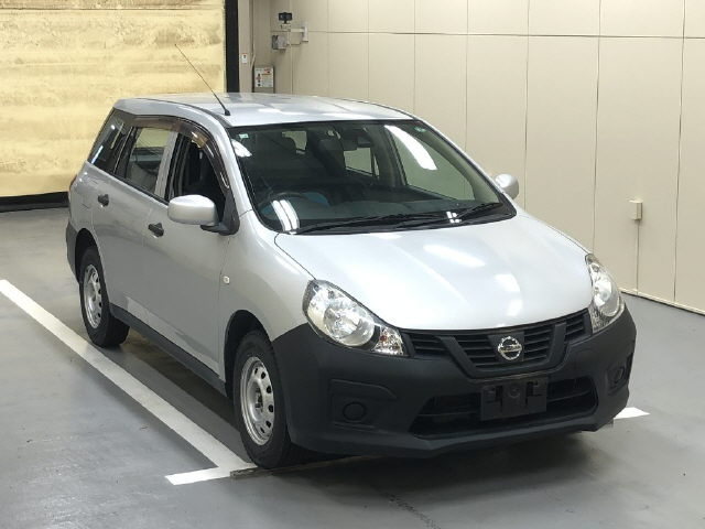 NISSAN AD 2017