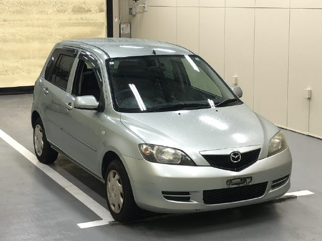 MAZDA DEMIO 2005