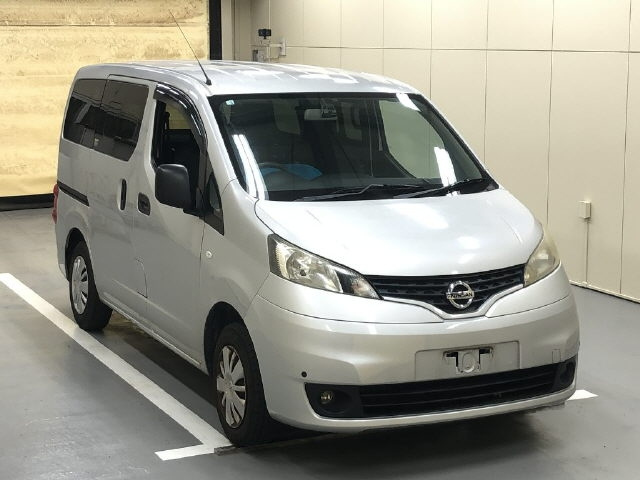 NISSAN NV200 2018