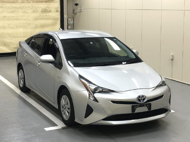 TOYOTA PRIUS 2018