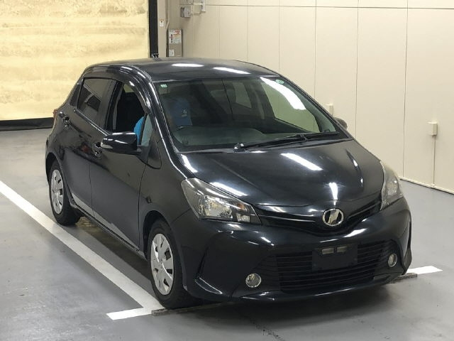TOYOTA VITZ 2014