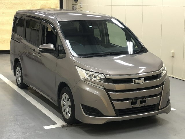 TOYOTA NOAH 2020