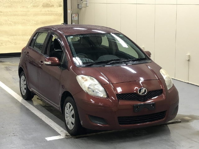 TOYOTA VITZ 2010