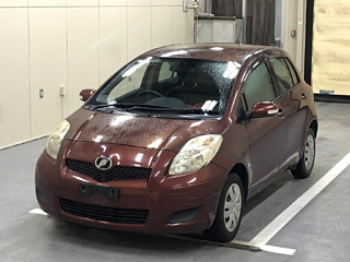 TOYOTA VITZ 2010