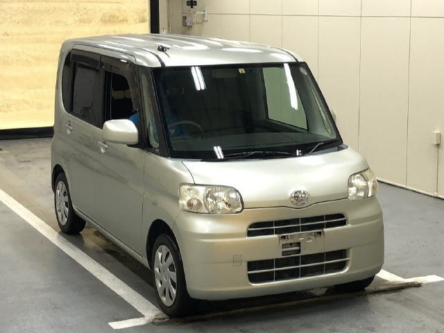 DAIHATSU TANTO 2012