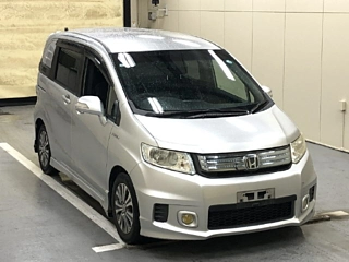 HONDA FREED 2013