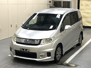 HONDA FREED 2013