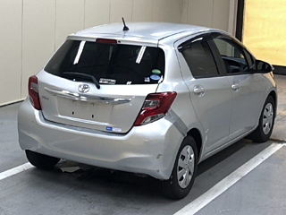 TOYOTA VITZ 2015