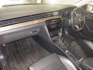 VOLKSWAGEN PASSAT VARIANT 2021