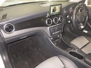 MERCEDES BENZ CLA CLASS 2019