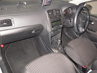 VOLKSWAGEN POLO 2011