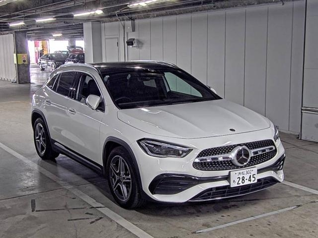 MERCEDES BENZ GLA CLASS 2023