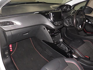PEUGEOT 2008 2018