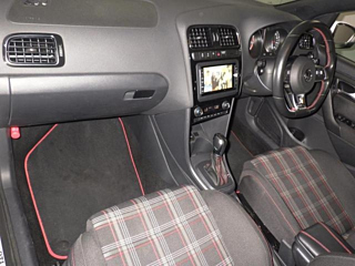 VOLKSWAGEN POLO 2016