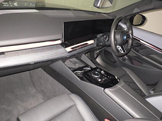 BMW i5 2024