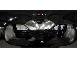 VOLVO XC40 2024