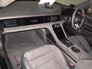 PORSCHE TAYCAN 2023