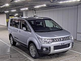 MITSUBISHI DELICA D5 2009