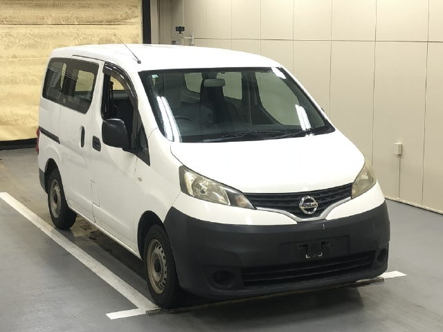 NISSAN NV200 2015