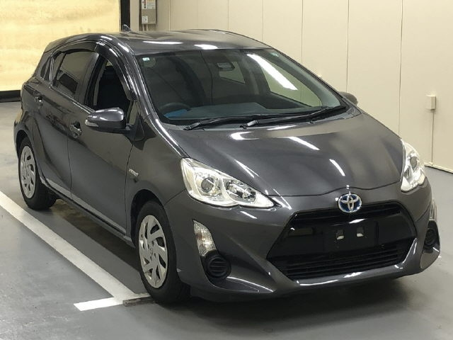TOYOTA AQUA 2016
