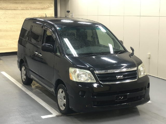 TOYOTA NOAH 2007