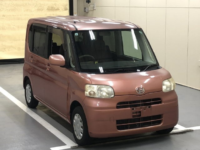 DAIHATSU TANTO 2009