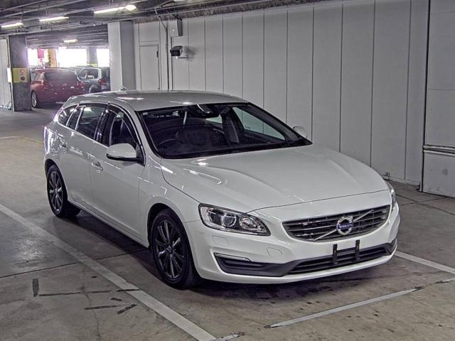 VOLVO V60 2016