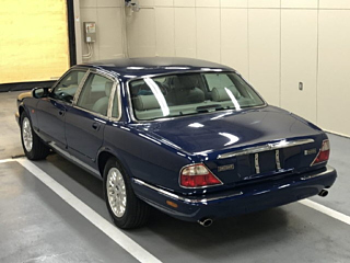 Заказать JAGUAR XJ SERIES