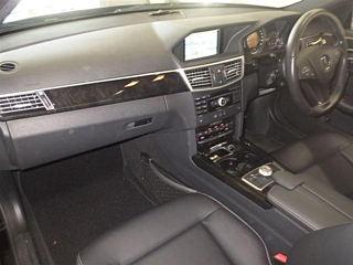 MERCEDES BENZ E CLASS 2009