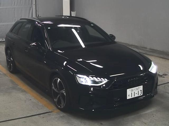 AUDI A4 2023