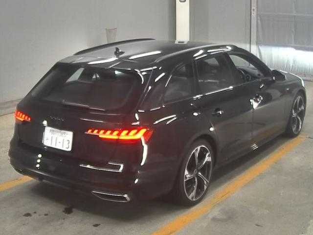 AUDI A4 2023