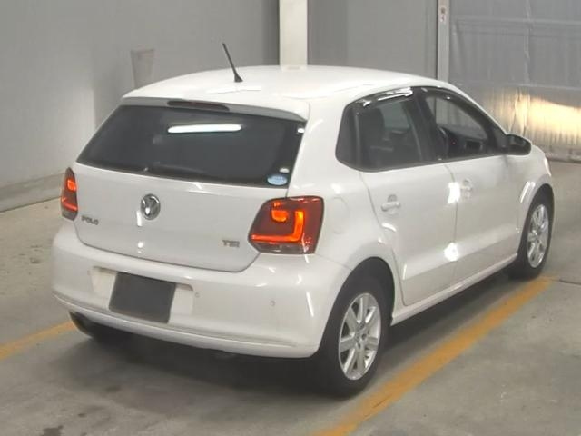 VOLKSWAGEN POLO 2010