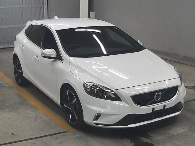 VOLVO V40 2014
