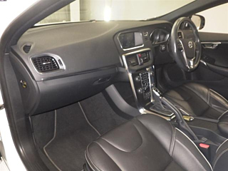 VOLVO V40 2014
