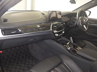 BMW 5 SERIES 2022