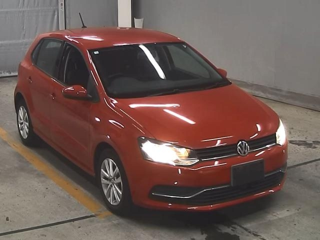 VOLKSWAGEN POLO 2016