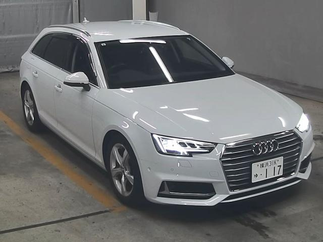 AUDI A4 2019