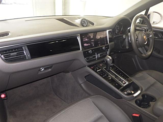 PORSCHE MACAN 2021