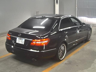 MERCEDES BENZ E CLASS 2009