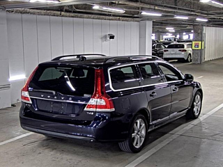 VOLVO V70 2016