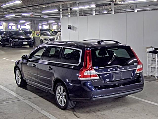 VOLVO V70 2016