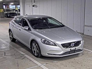 VOLVO V40 2016