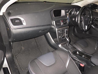 VOLVO V40 2016