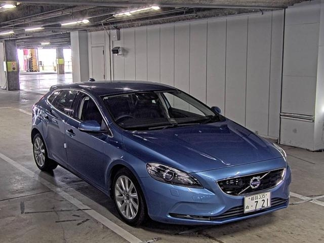 VOLVO V40 2015